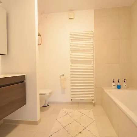 East App 0202 With Prime Location Apartment *