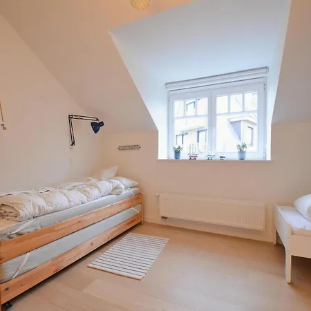 East App 0202 With Prime Location Apartment
